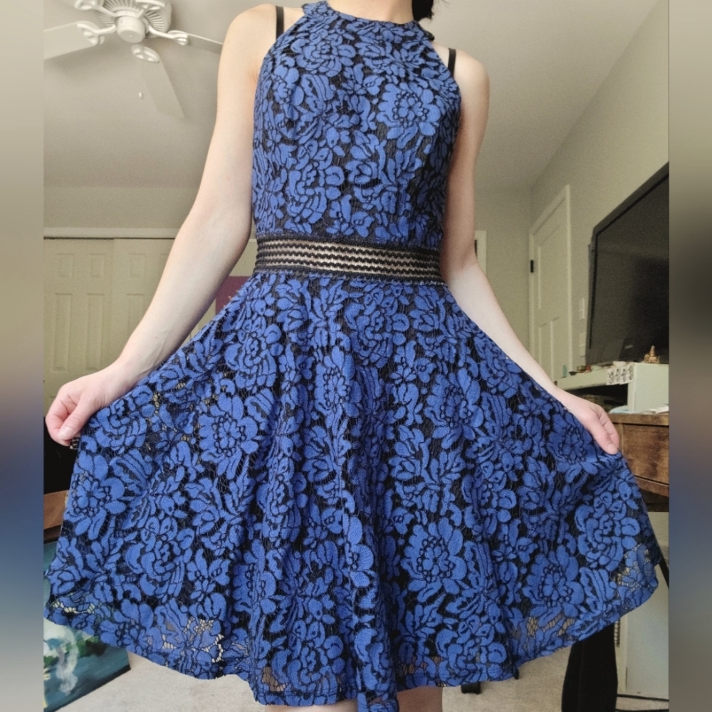 Love, Triangles Formal Floral Midi Dress